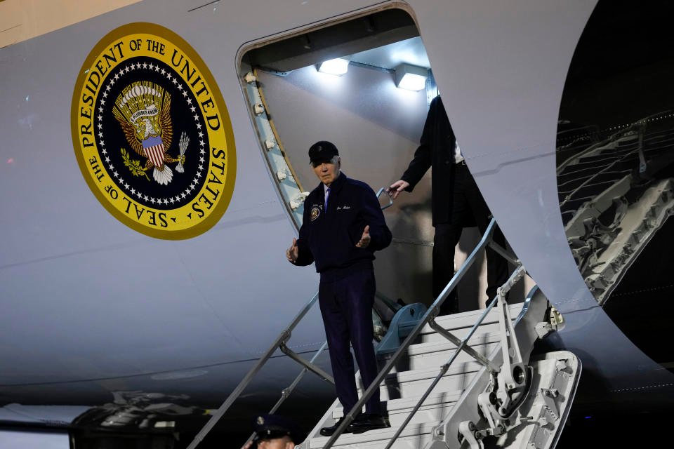 US President Joe Biden steps off Air Force One upon arrival at Dover Air Force Base in Dover, Delaware, on July 17, 2024. US President Joe Biden tested positive for Covid with mild symptoms on July 17, shortly after conceding he would consider dropping his reelection bid if doctors diagnosed him with a serious medical condition.
The 81-year-old Democrat gave reporters the thumbs up and said 