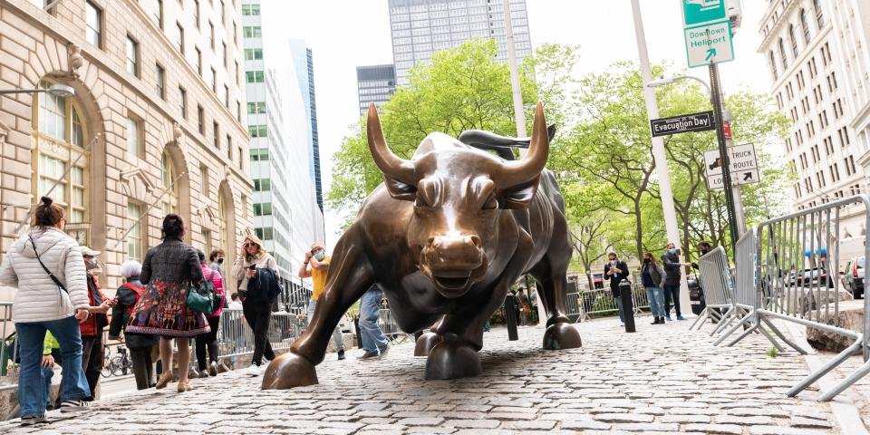 Wall Street bull statue