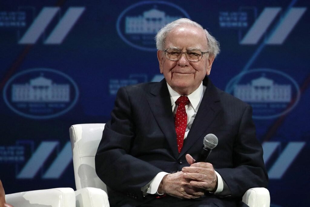 Warren Buffett dans « Le Monde », d’investisseur prosaïque à gourou de la finance