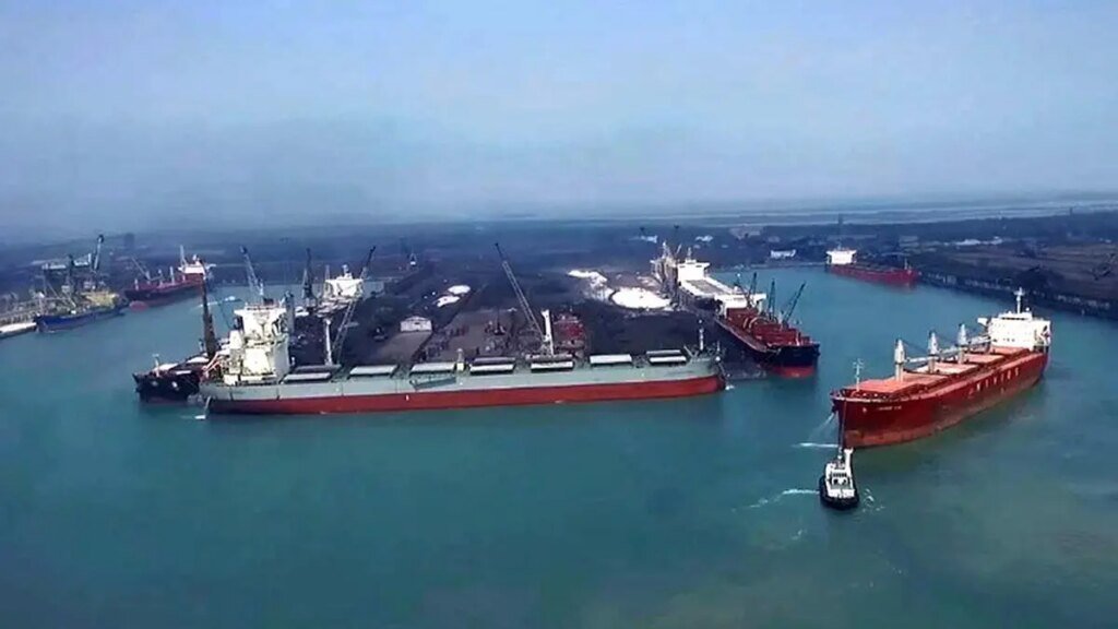 Major ports’ cargo handling rises 4.3% to 855 MT in FY25