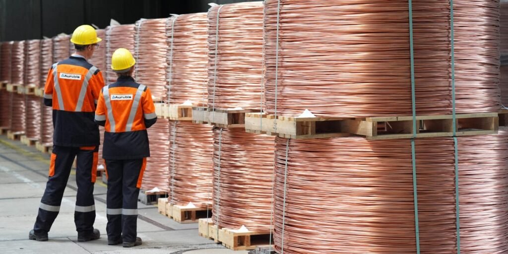 Copper Prices Crash on High Stockpiles in Trump Tariff Twist