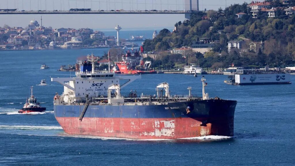 Crude oil futures fall amid positive signals from US-Ukraine talks