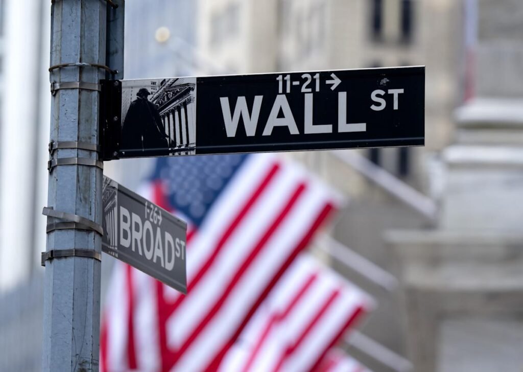 Dow drops 600 points, S&P 500, Nasdaq sink after weak jobs report, Trump’s tariff redux