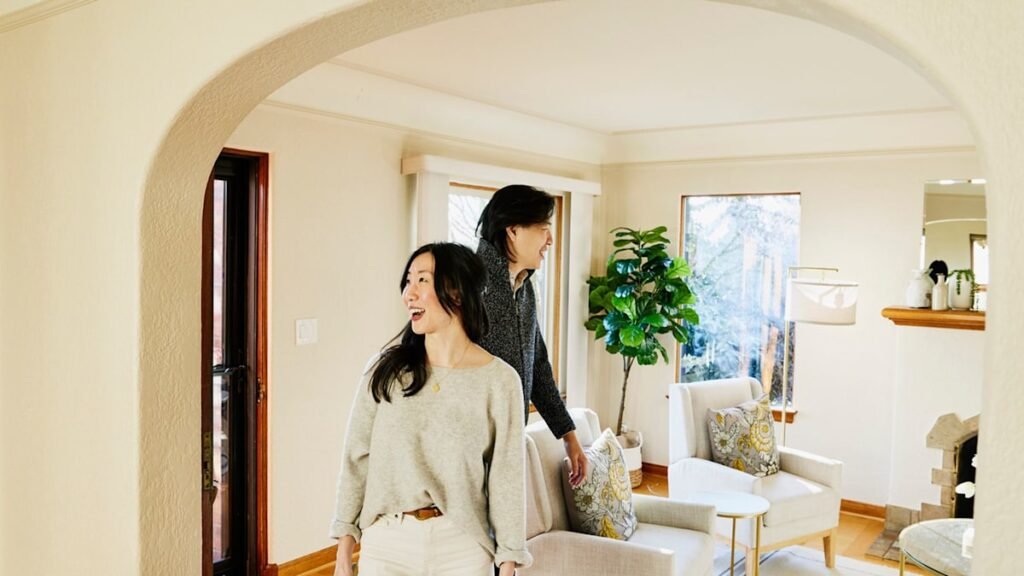 Property experts warn about ‘worrying red flags’ when buying a house