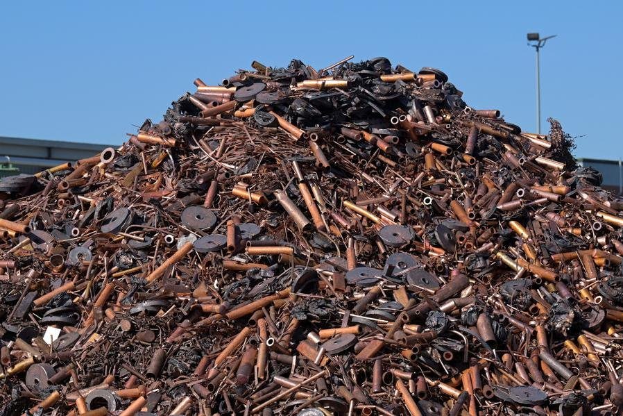 Copper edges higher on US rate cut hopes and Chinese demand