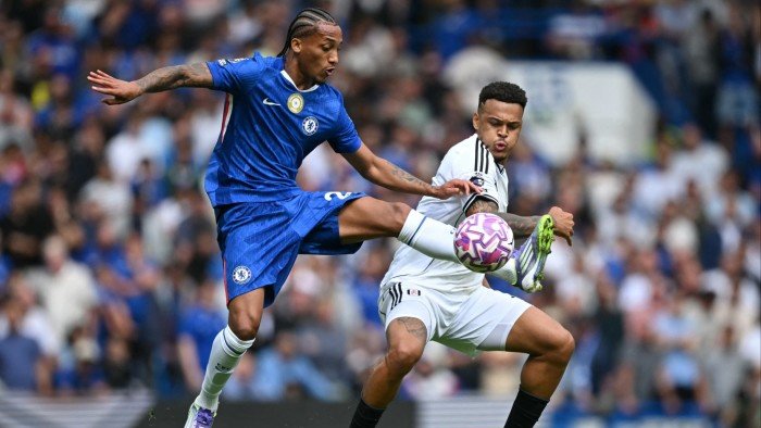 Goldman’s listed private fund consciously uncouples from public markets