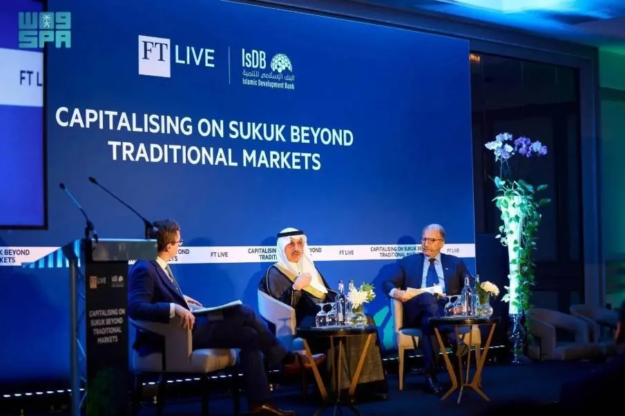IsDB Group Chairman Opens Market at LSE to Celebrate €500 Million Green Sukuk Listing