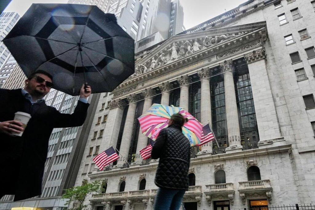 Dow, S&P 500, Nasdaq futures slump as Wall Street looks to big bank earnings