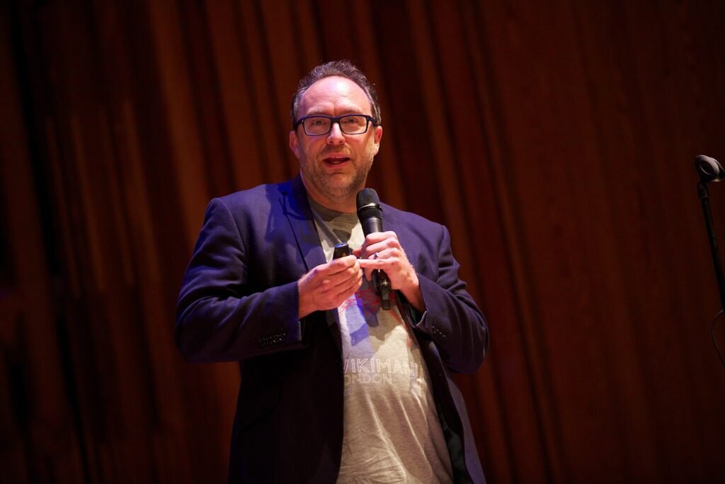 Bitcoin Below $10K, Warns Wikipedia Founder – Calls It a ‘Complete Failure’