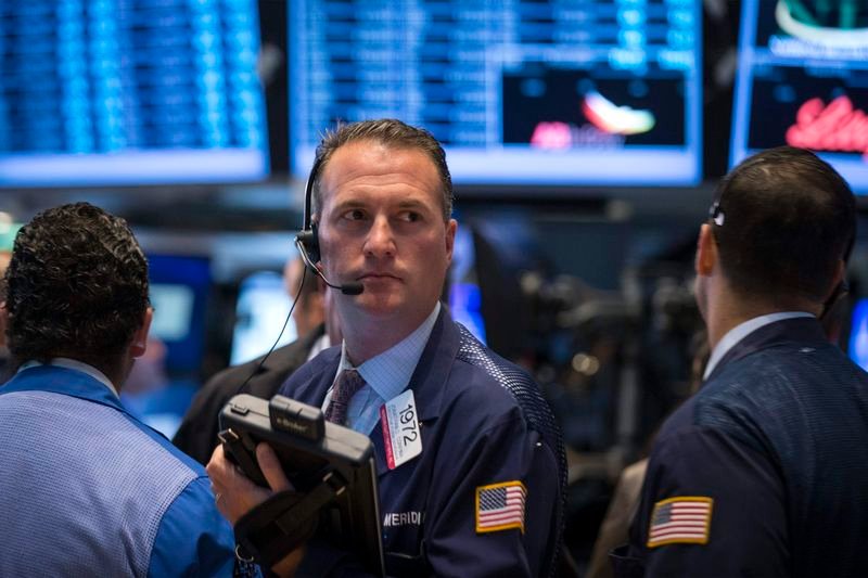 Stocks give up some gains as Trump touts ’serious’ Iran talks, threatens strikes By Investing.com