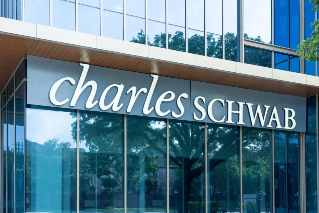 Schwab’s 46 Million Clients to Gain Direct Bitcoin Access in 2026