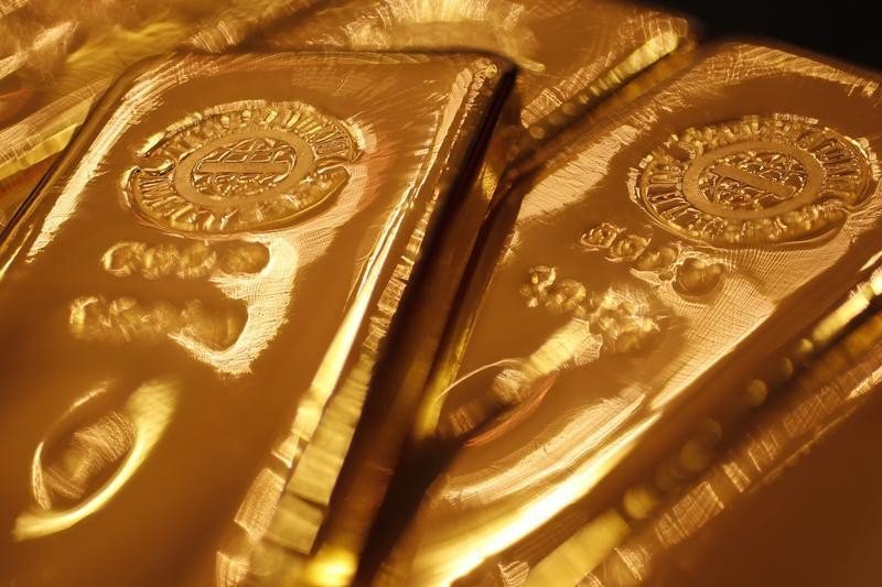 UBS sees gold bull run extending as upside risks build By Investing.com
