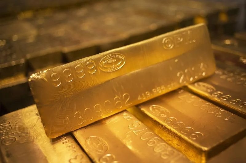 Gold falls for the week as oil-driven inflation fears offset cooling economic data By Investing.com