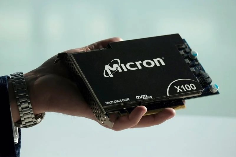 Micron stock falls as Samsung results weigh on chip sector By Investing.com