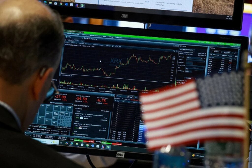 Wall Street ends slightly lower, taking a beat after its best week since April By Investing.com