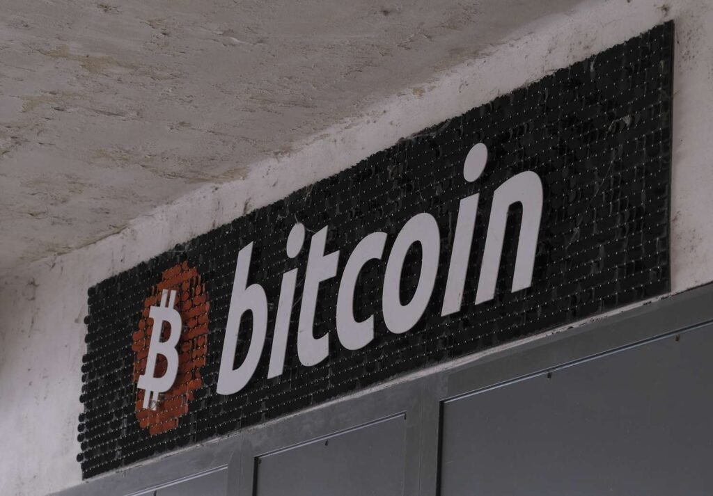 Bitcoin Falls as Regulatory Hopes Are Dashed