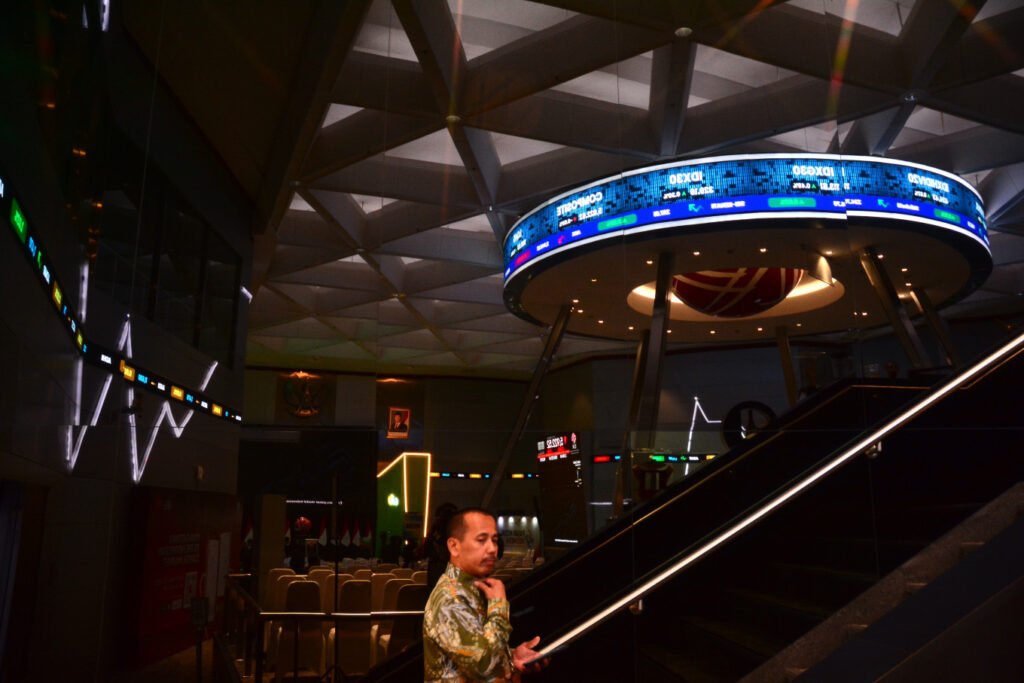 ‘Panic’ blamed for record foreign outflows from stock market – Markets